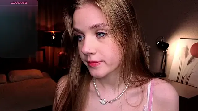 AlizeeBlair – webcam model profile photo Image 14