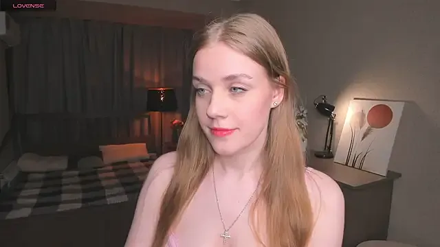 AlizeeBlair – webcam model profile photo Image 17