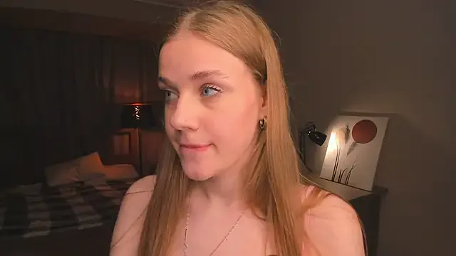 AlizeeBlair – webcam model profile photo Image 19