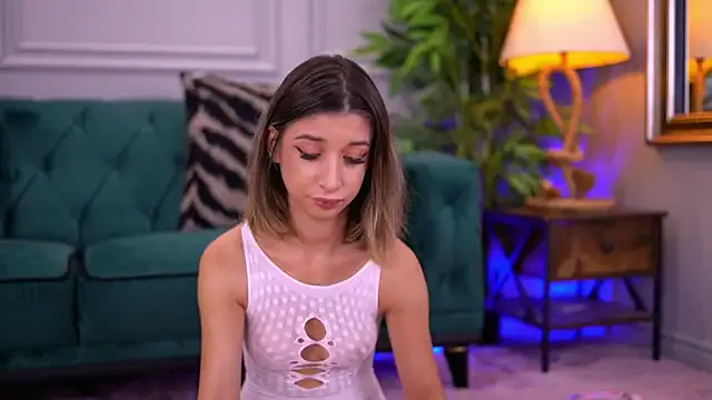 AlexisWilliams – webcam model profile photo Image 2