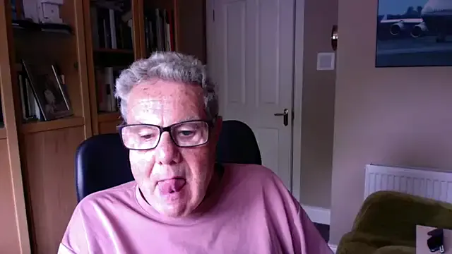 Yui-Ch – webcam model profile photo Image 6