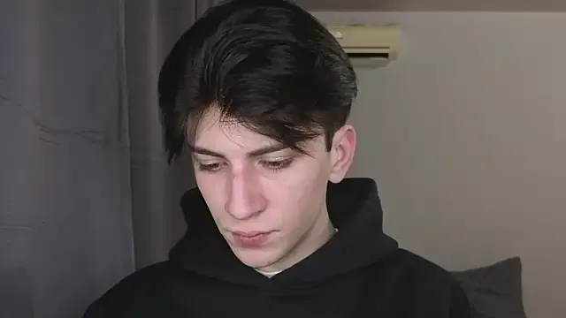 Yui-Ch – webcam model profile photo Image 8