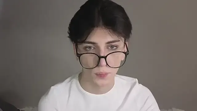 Yui-Ch – webcam model profile photo Image 9