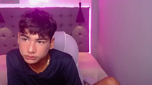 OliverTwinky – webcam model profile photo