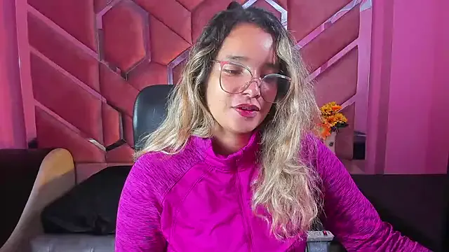 Olivia_Fox69 Profile Image