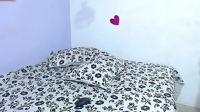 HornyMom_ – webcam model profile photo Image 5