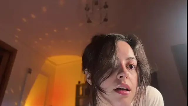 Violeta – webcam model profile photo Image 6