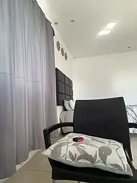 PumaShyXD – webcam model profile photo Image 8