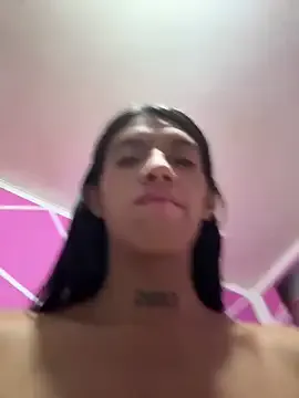 roouse – webcam model profile photo Image 11