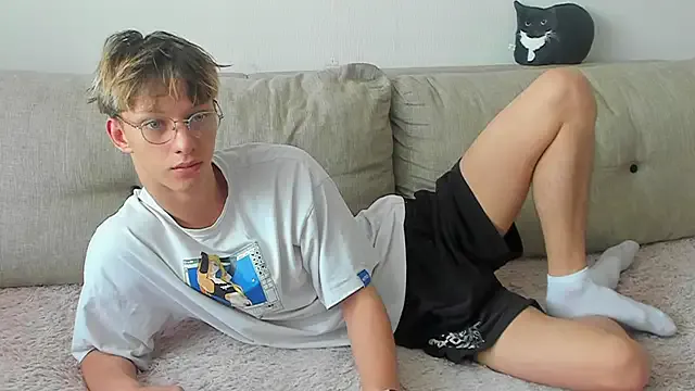 hina_porn – webcam model profile photo Image 4