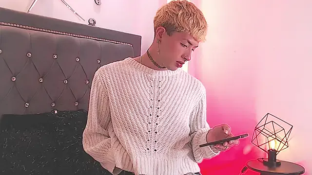 YU-KI00 – webcam model profile photo Image 7