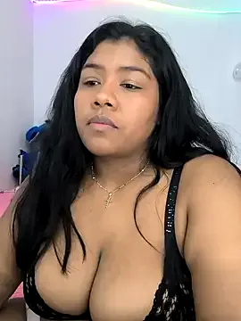 xxYuIxx – webcam model profile photo Image 14