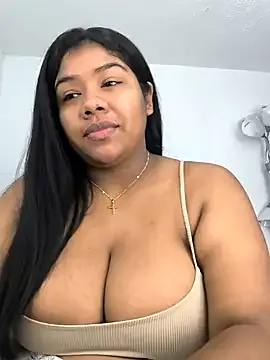 xxYuIxx – webcam model profile photo Image 15