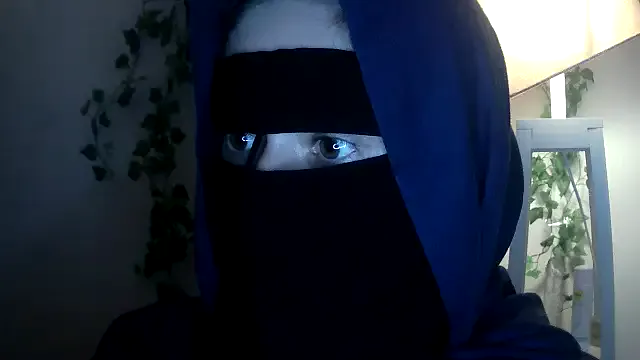 ParfumCerise – webcam model profile photo