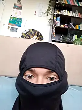  – webcam model profile photo Image 6