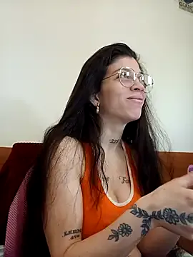 roouse – webcam model profile photo Image 18