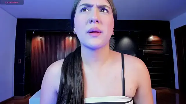 Awesomelusty – webcam model profile photo Image 14