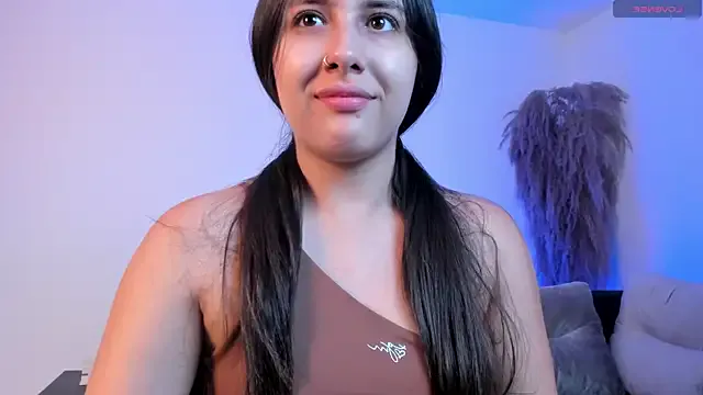 Awesomelusty – webcam model profile photo Image 7