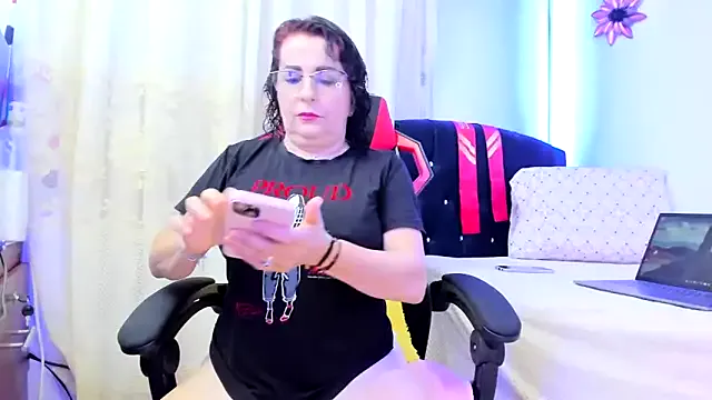 PaulinaSanders_X Image 4