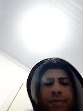 zui_lu – webcam model profile photo Image 10