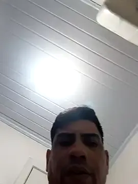 zui_lu – webcam model profile photo Image 15