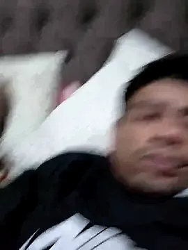 zui_lu – webcam model profile photo Image 2