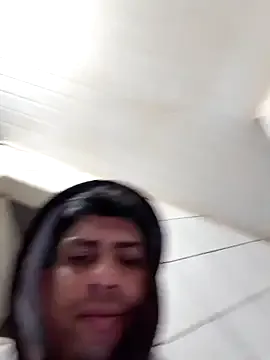 zui_lu – webcam model profile photo Image 8