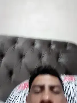 zui_lu – webcam model profile photo Image 9