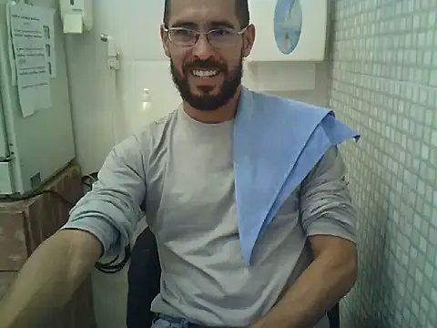 roouse – webcam model profile photo Image 8