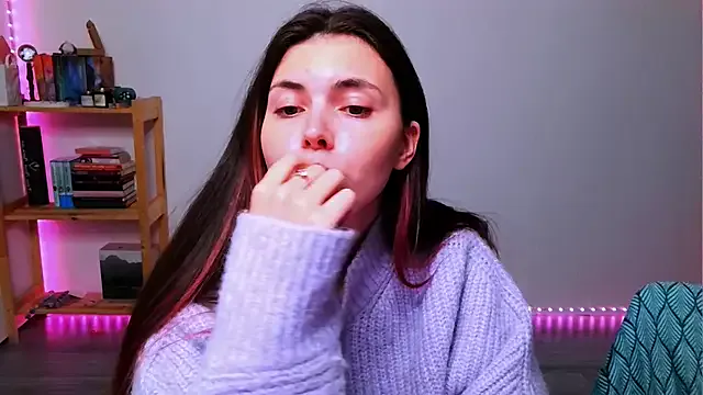 Yui-Ch – webcam model profile photo Image 17