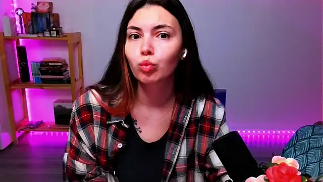 Yui-Ch – webcam model profile photo Image 19