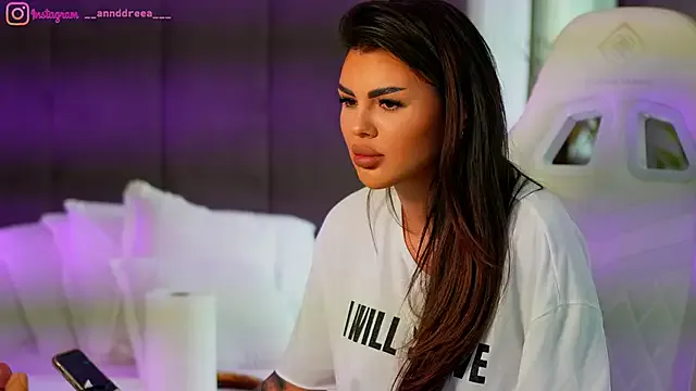 zui_lu – webcam model profile photo Image 9