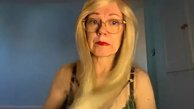 GFndBF – webcam model profile photo Image 4