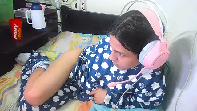 Playful_Adriana – webcam model profile photo Image 3