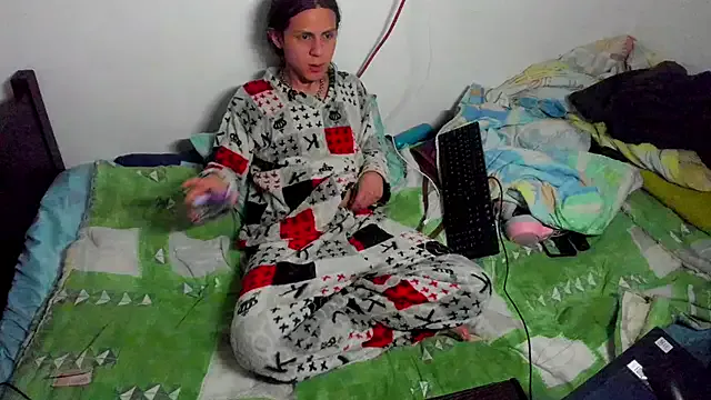 Playful_Adriana – webcam model profile photo Image 8