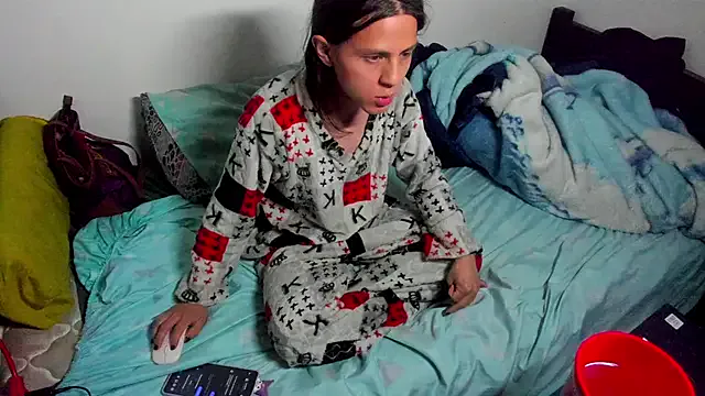 Playful_Adriana – webcam model profile photo Image 9