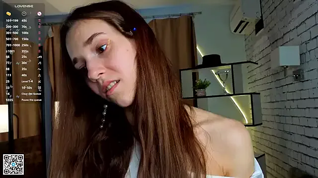 OrianaRossy – webcam model profile photo Image 12