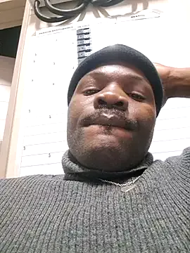roouse – webcam model profile photo Image 7