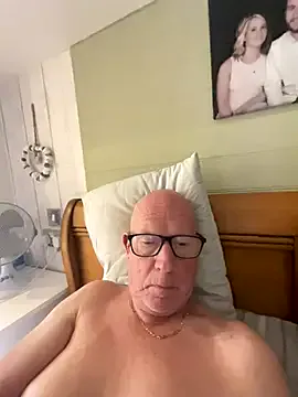 Mia--meow – webcam model profile photo Image 10