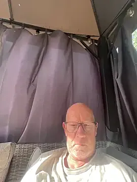 Mia--meow – webcam model profile photo Image 11