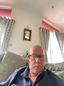 Mia--meow – webcam model profile photo Image 13