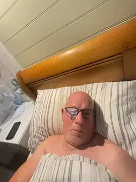 Mia--meow – webcam model profile photo Image 2