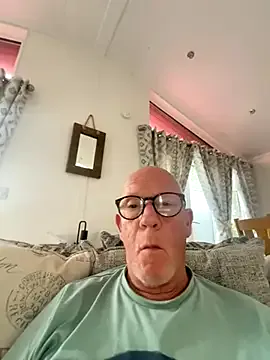 Mia--meow – webcam model profile photo Image 3