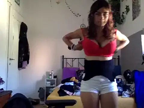 GouGou-111 – webcam model profile photo Image 12