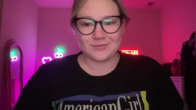 PiggyRose – webcam model profile photo