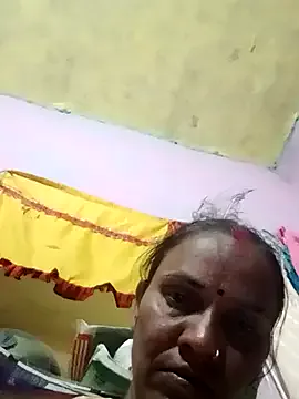 EsmeBrowm – webcam model profile photo Image 12