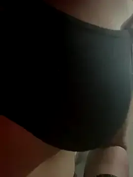 roouse – webcam model profile photo Image 4