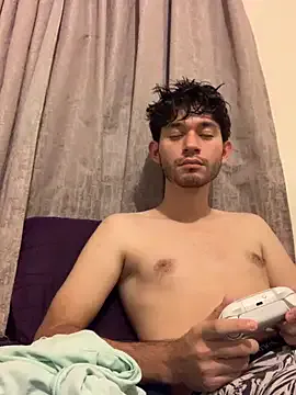 roouse – webcam model profile photo Image 3