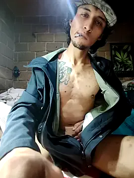 PumaShyXD – webcam model profile photo Image 8