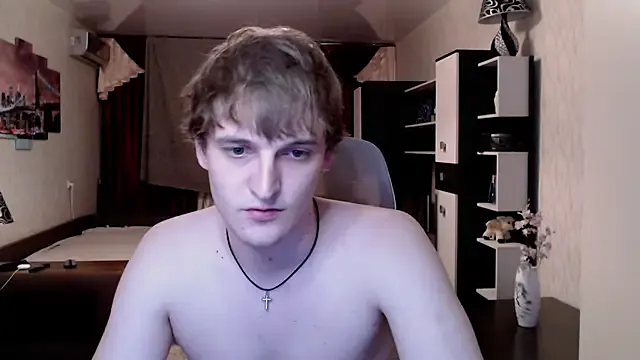 roouse – webcam model profile photo Image 4